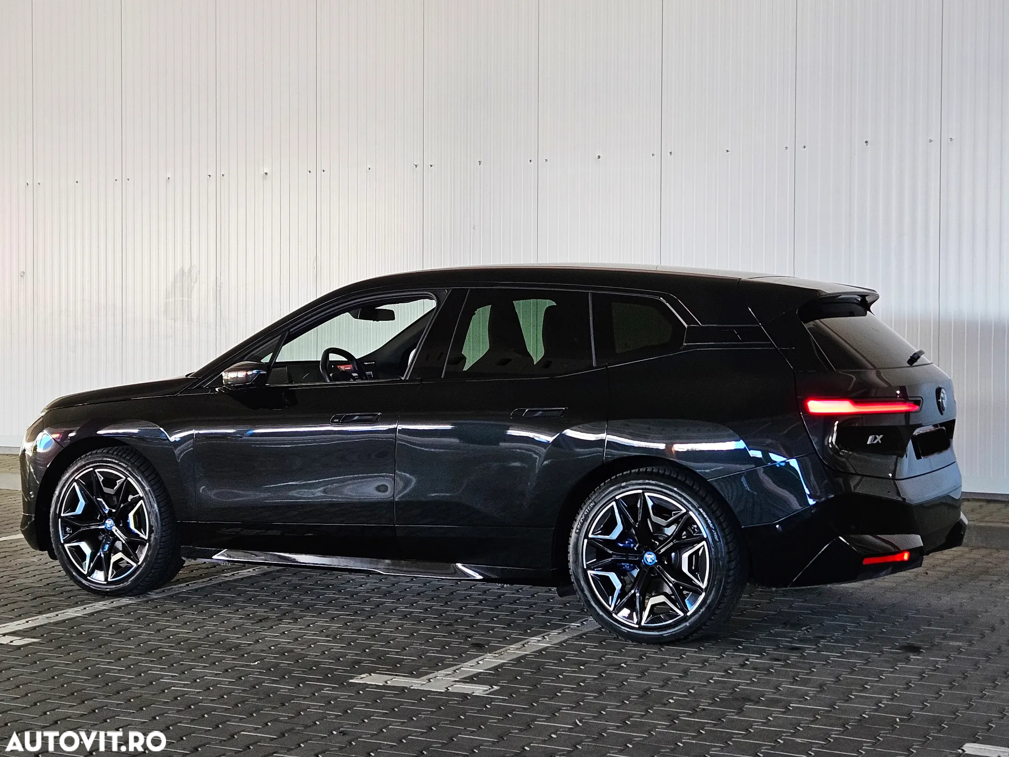 BMW iX xDrive40 - 17