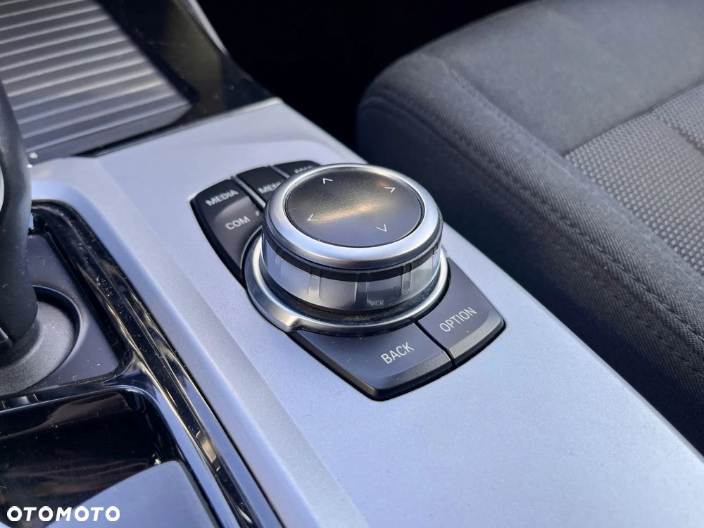 BMW X3 sDrive18d - 37