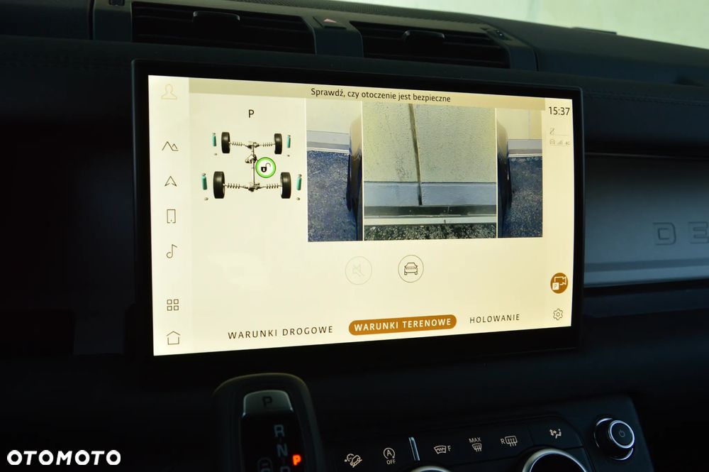 Land Rover Defender - 34