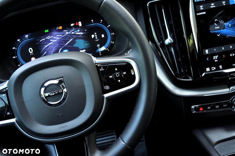 Volvo XC 60 B4 D R-Design - 14