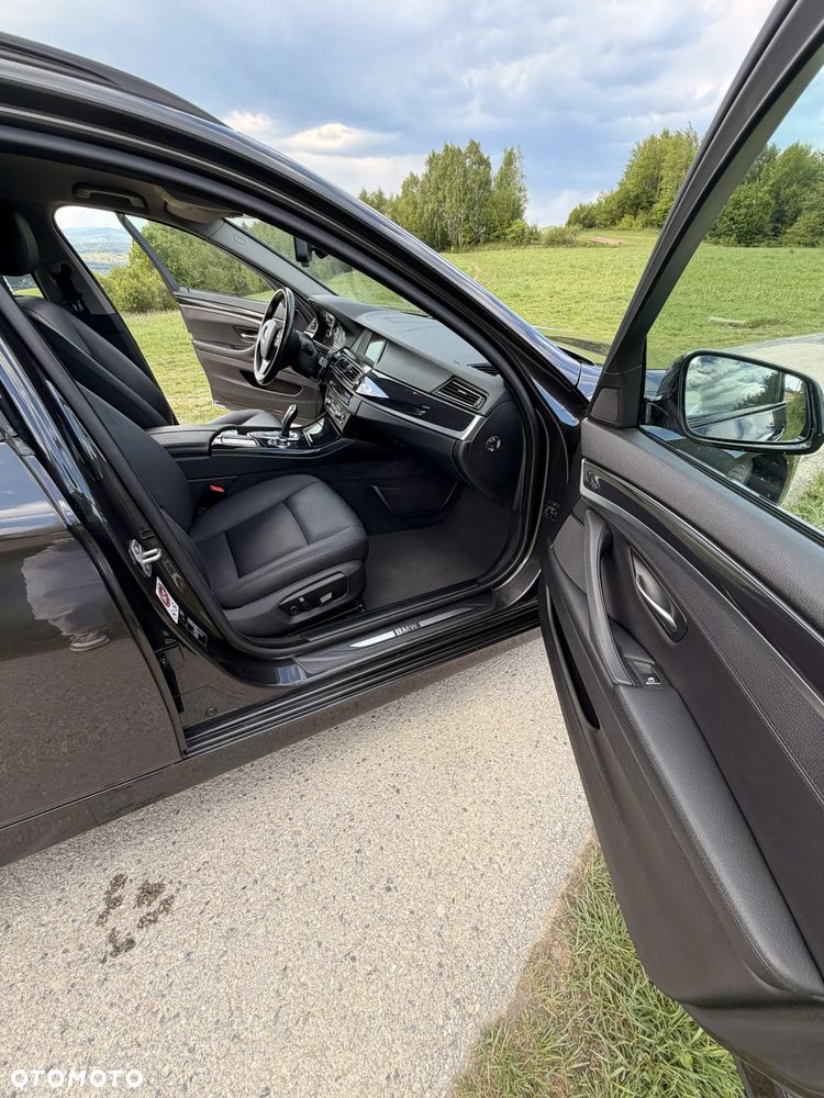 BMW Seria 5 520d xDrive - 16