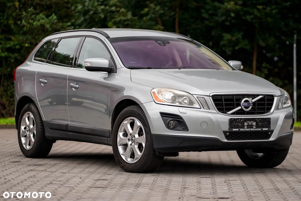 Volvo XC 60 D5 AWD - 8