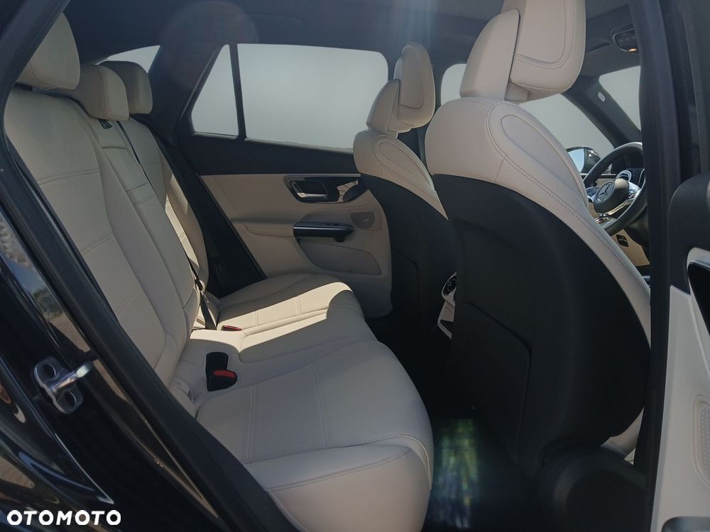 Mercedes-Benz GLC 200 4Matic 9G-TRONIC Avantgarde Advanced - 15