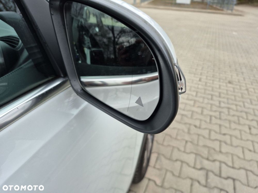 Mercedes-Benz EQB - 23