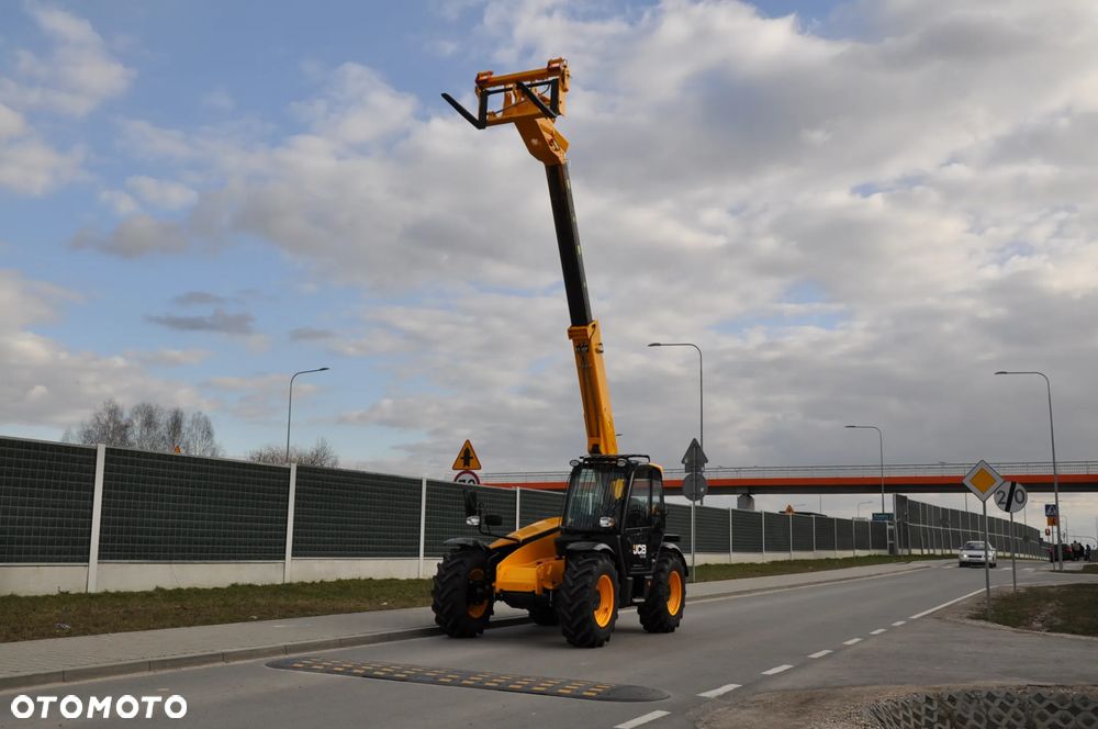 JCB 531-70 ŁADOWARKA TELESKOPOWA MAŁO MTG 546 UDŹWIG 3100 kg WYSOKOŚĆ ZAŁADUNKU 7 m NA GWARANCJI PRODUCENTA KLIMATYZACJA JAK NOWA! - 18