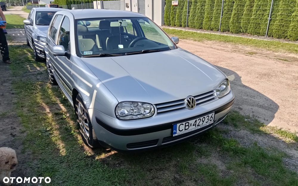 Volkswagen Golf - 1