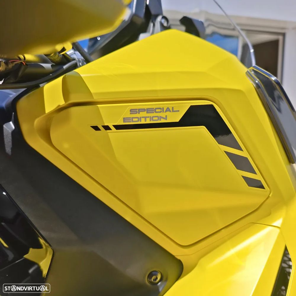 Honda X-ADV 750 SPECIAL EDITION - 9