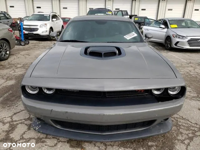 Dodge Challenger - 5