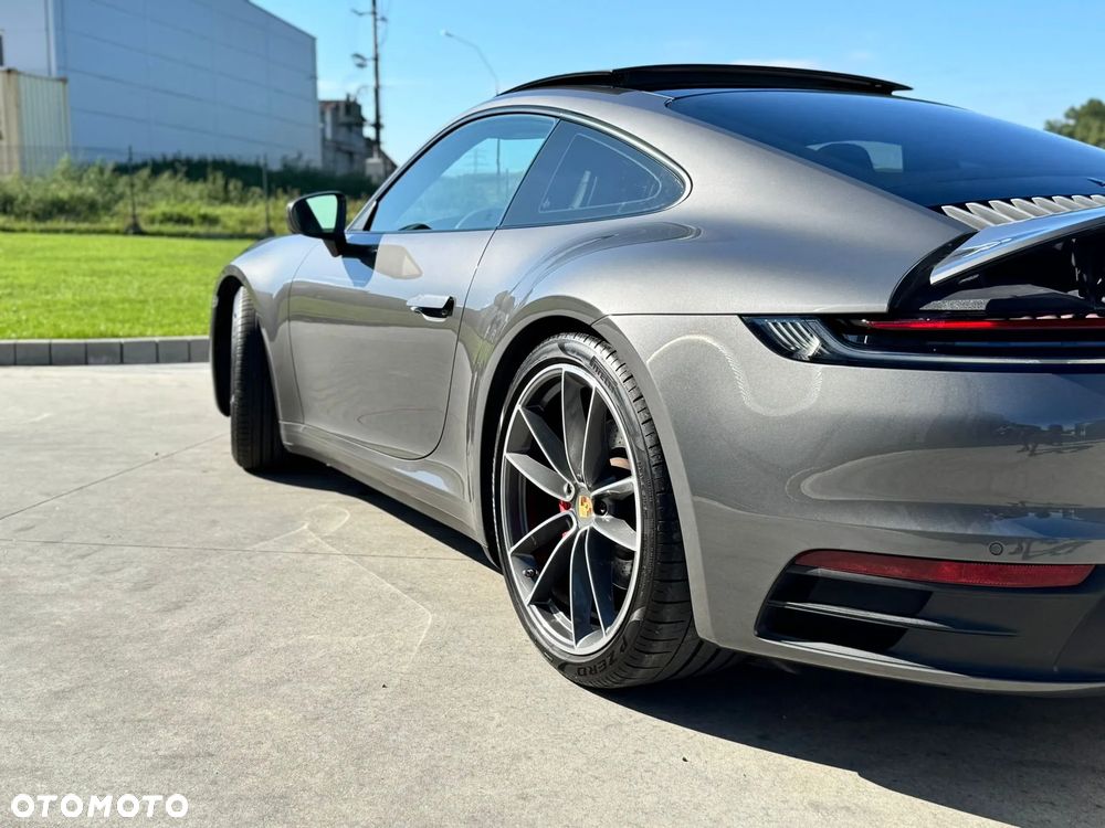 Porsche 911 Carrera 4S - 14