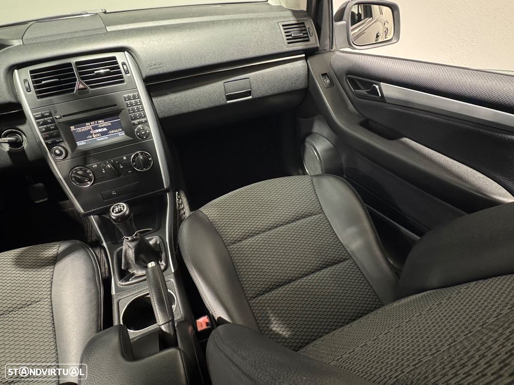 Mercedes-Benz B 180 CDI - 10