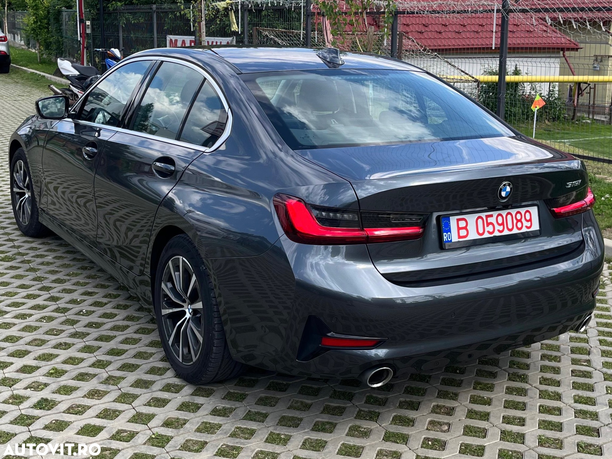 BMW Seria 3 318i AT - 8