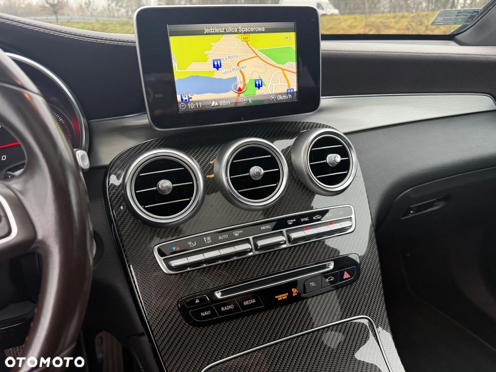 Mercedes-Benz GLC - 12