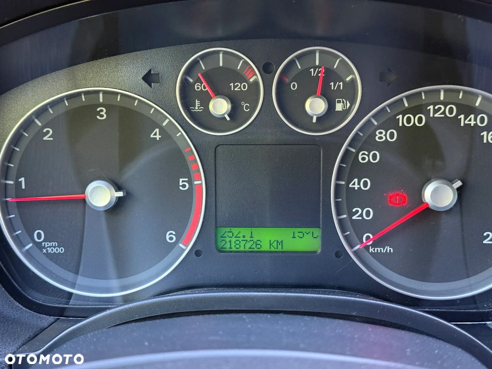 Ford Focus 1.6 TDCi DPF Style - 9