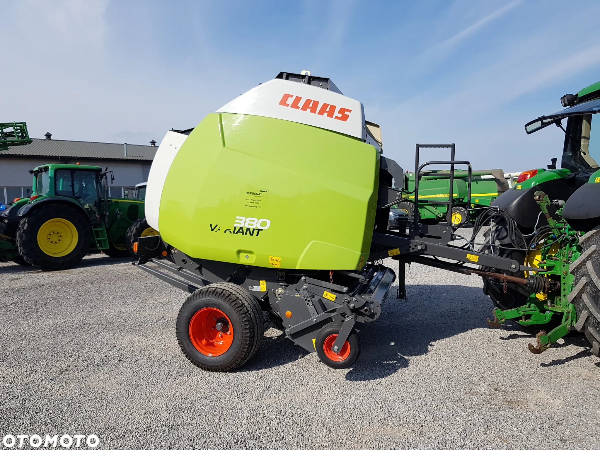 Claas VARIANT 380 - 11