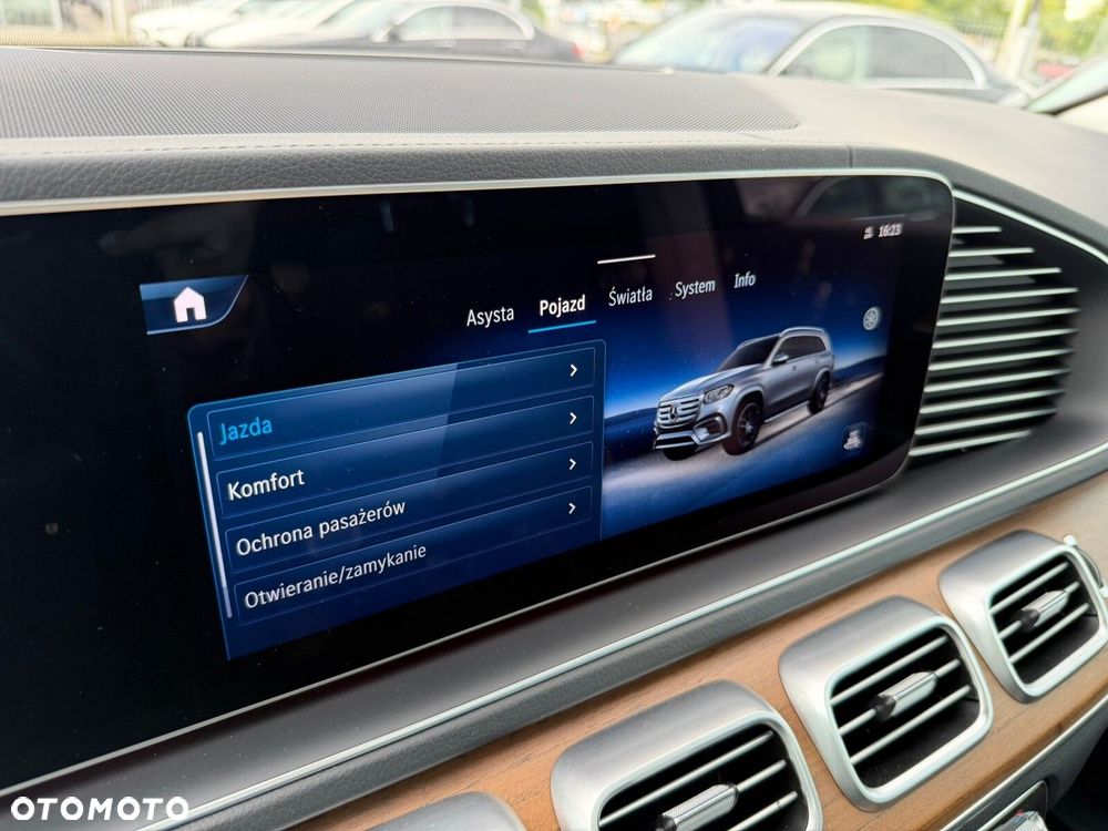 Mercedes-Benz GLS - 34