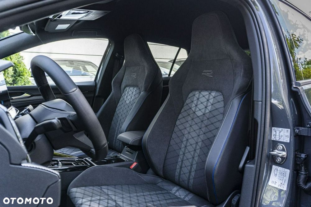 Volkswagen Golf - 14