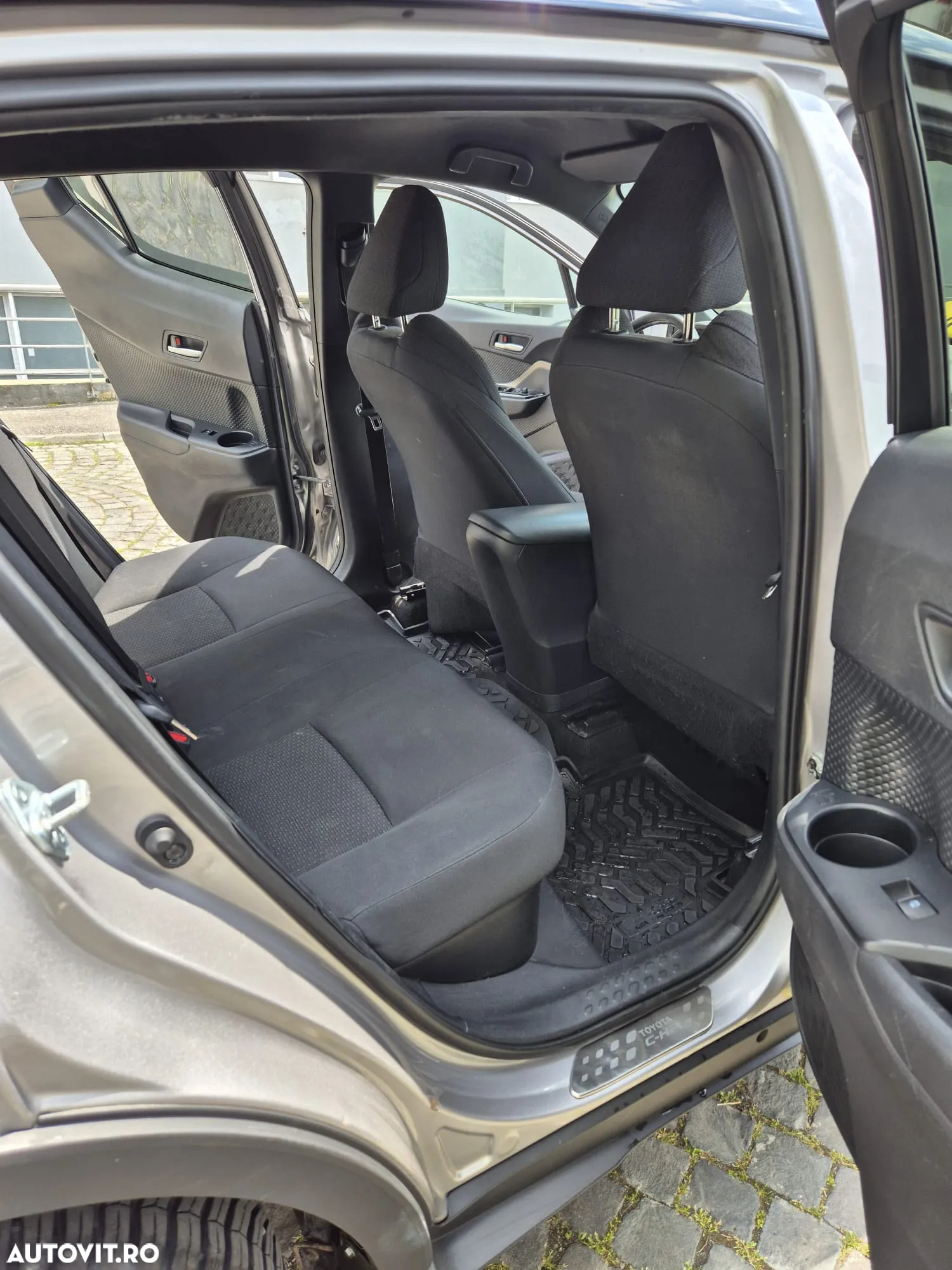 Toyota C-HR 1.8 HSD 4x2 CVT C-ult - 11