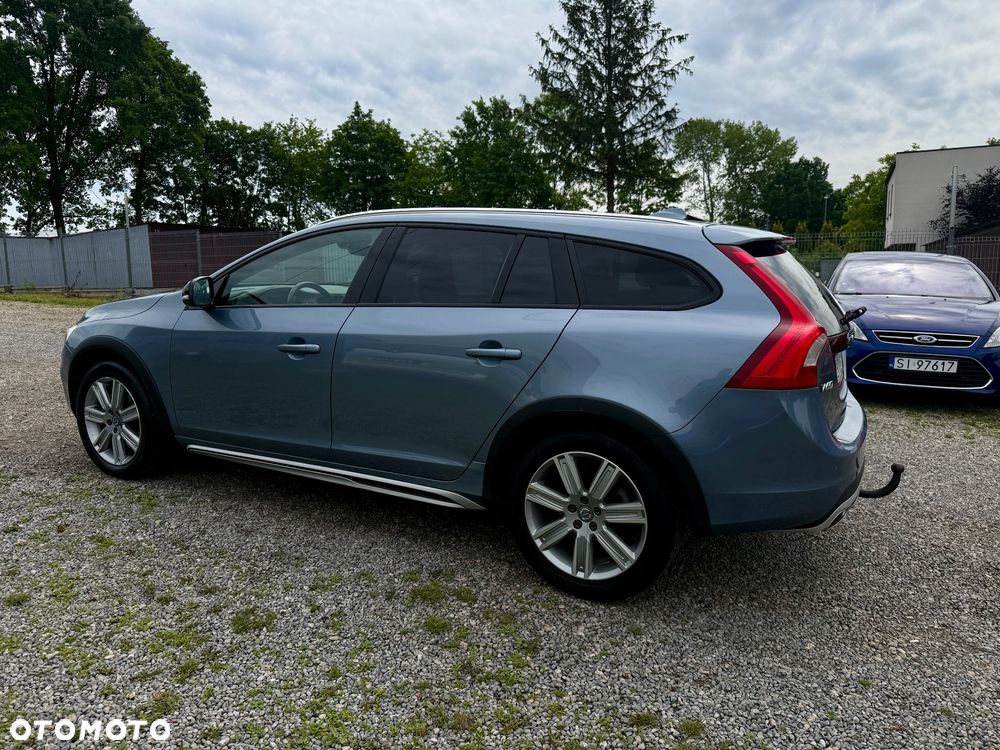 Volvo V60 Cross Country - 3