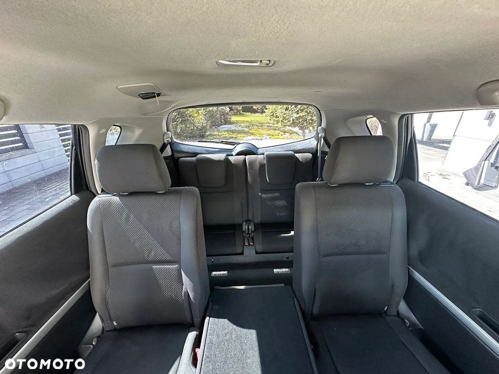 Toyota Corolla Verso 1.8 Sol 7os - 9