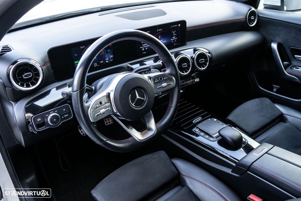Mercedes-Benz A 250 e AMG Line - 29