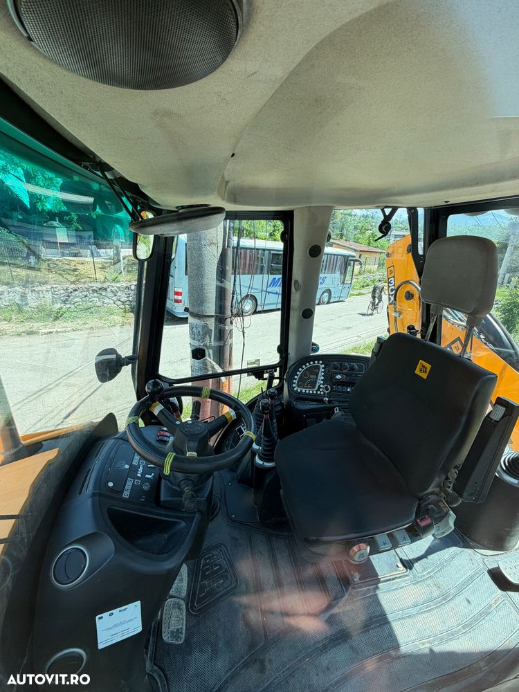 JCB 3CX - 9