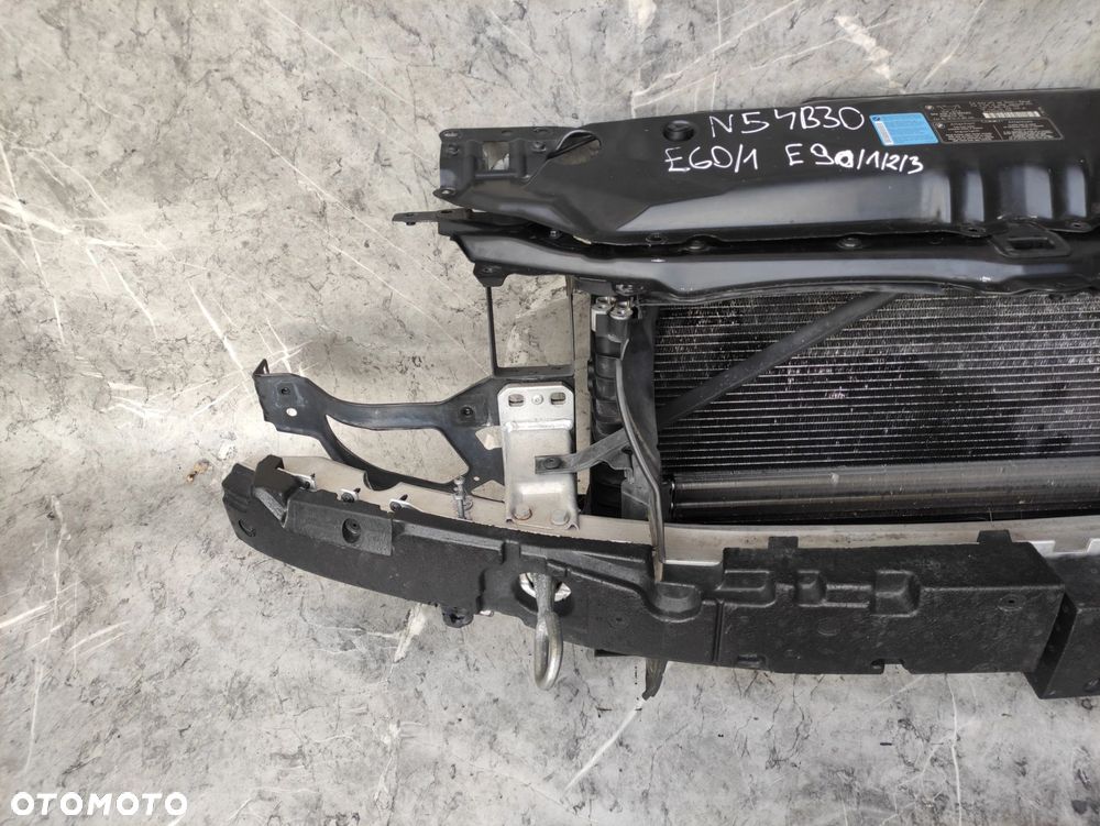 PAS PRZEDNI WZMOCNIENIE CZOŁOWE CHŁODNICE WIATRAK BMW E60 E61 535i N54B30 3.0 B - 2