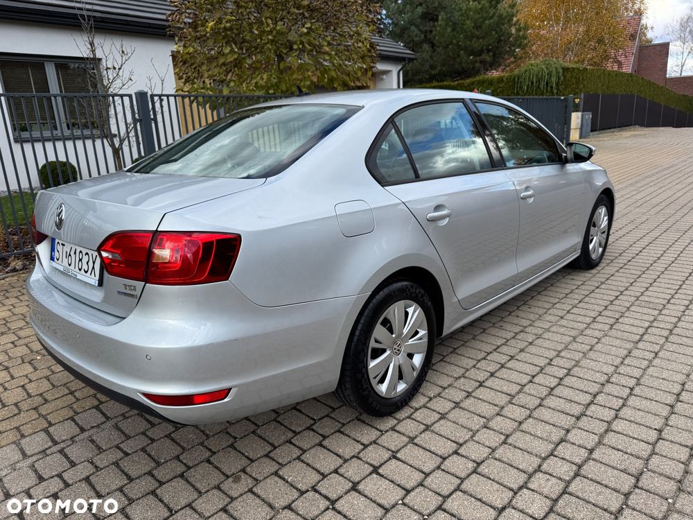 Volkswagen Jetta - 7