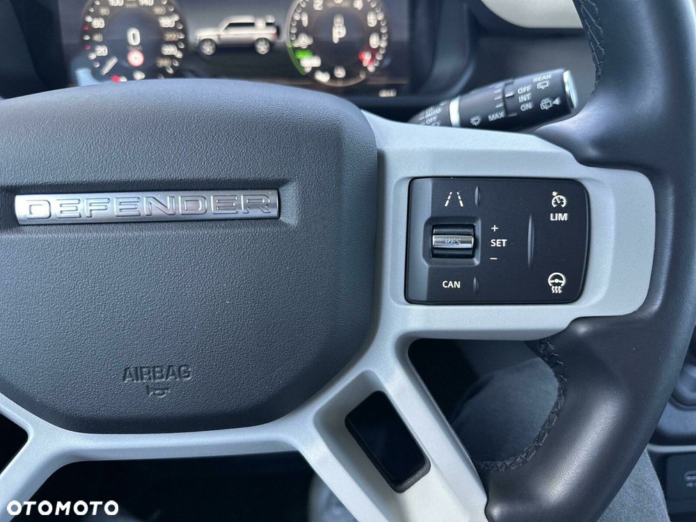 Land Rover Defender - 18