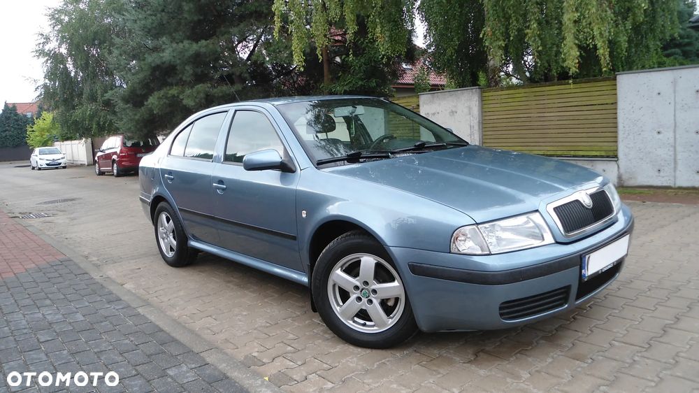Skoda Octavia 1.6 Ambiente - 1