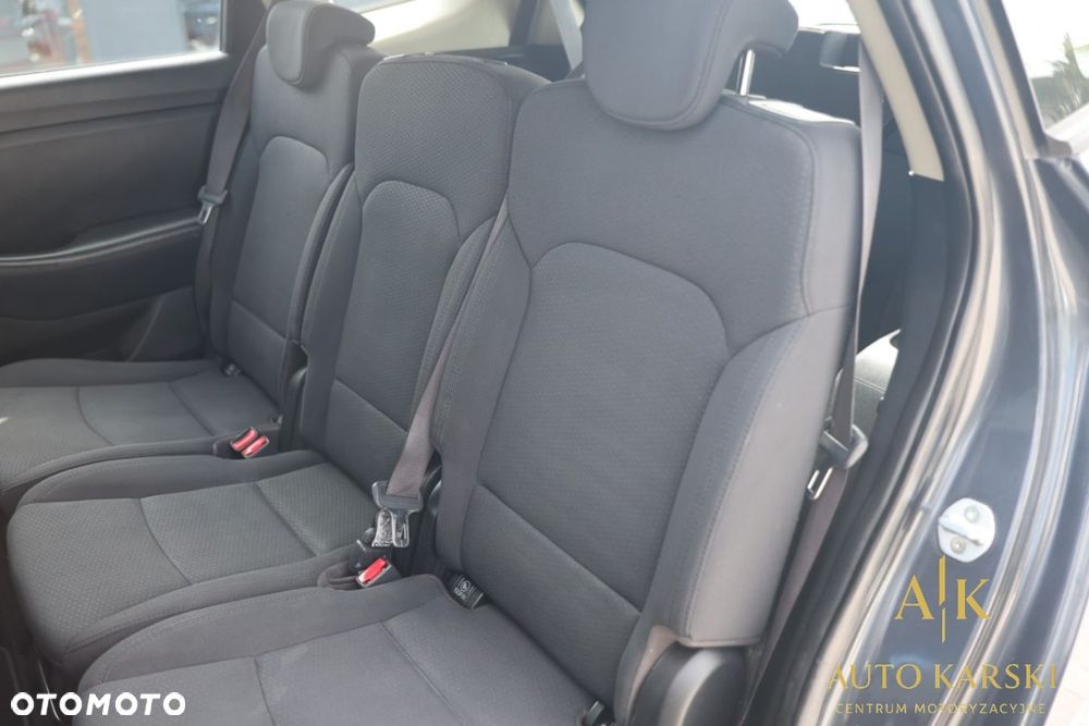 Kia Carens - 34