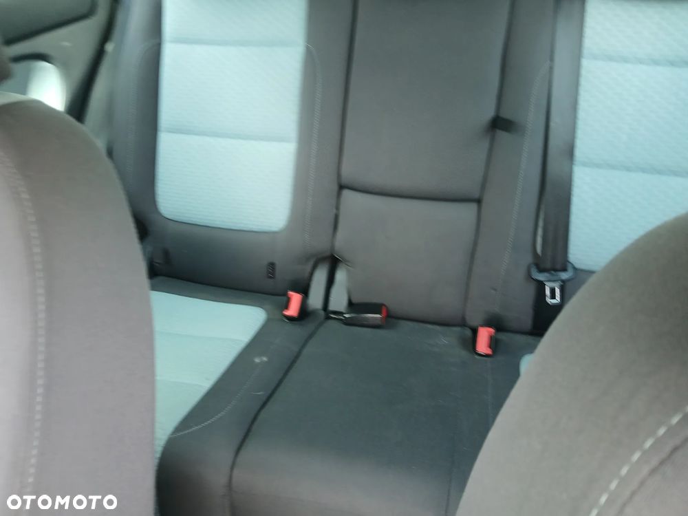 volkswagen golf plus cross fotel fotele kanapa deska kokpit podsufitka boczek boczki klamka podłokietnik - 7