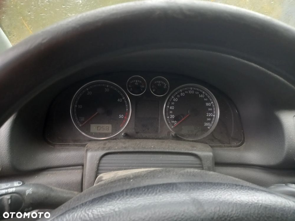 Volkswagen Passat - 9