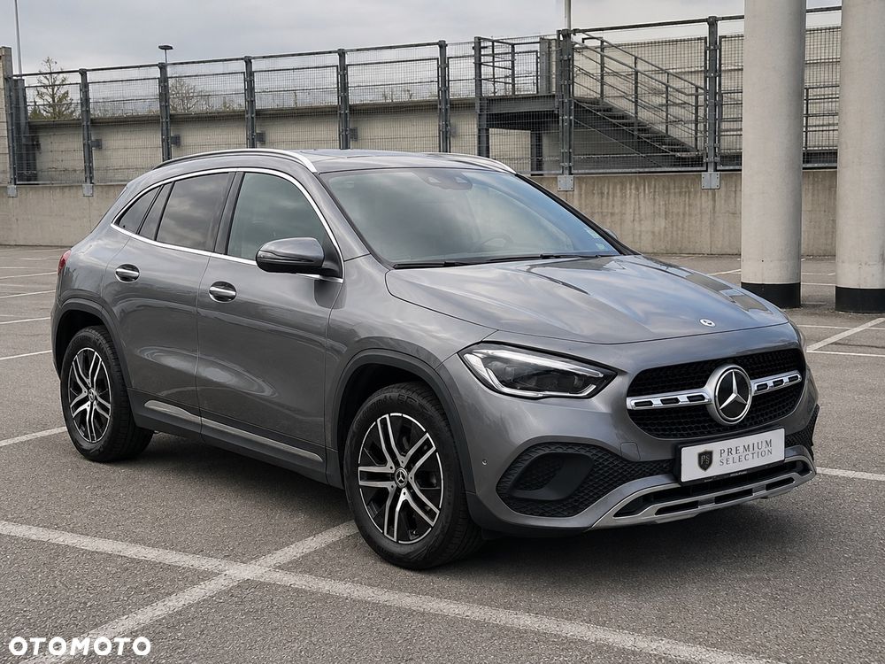 Mercedes-Benz GLA 200 Progressive - 1