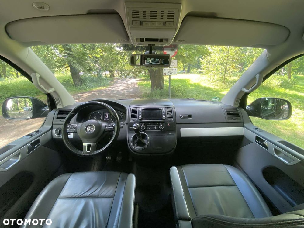 Volkswagen Multivan - 10