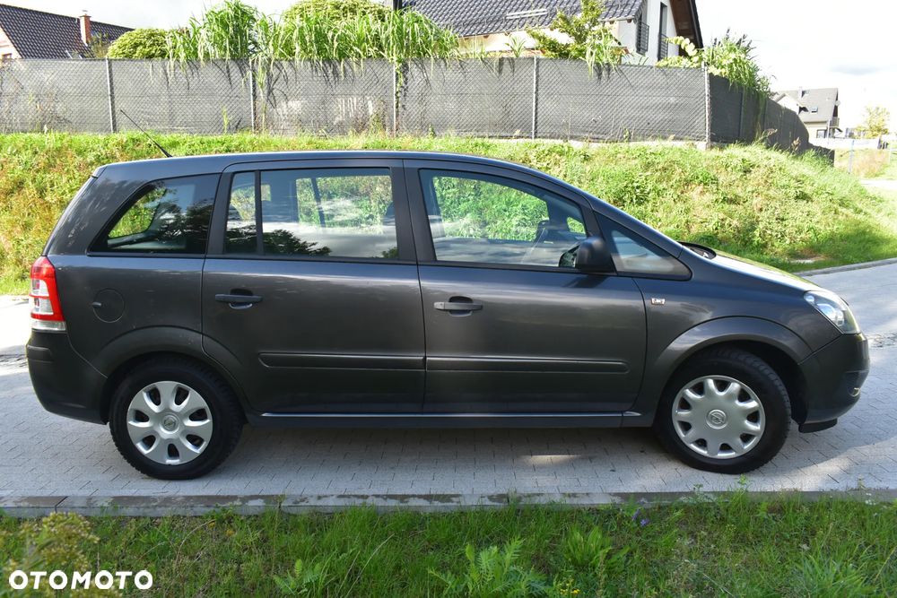 Opel Zafira 1.6 Enjoy - 21