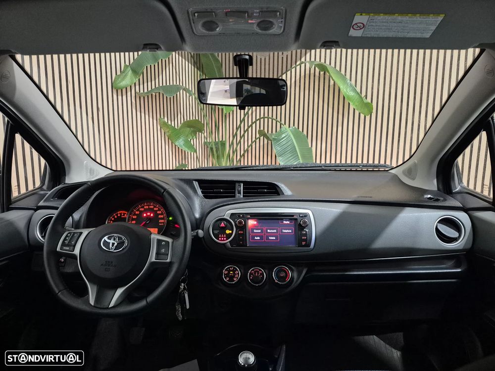Toyota Yaris 1.0 VVT-i Comfort+P.Style - 8