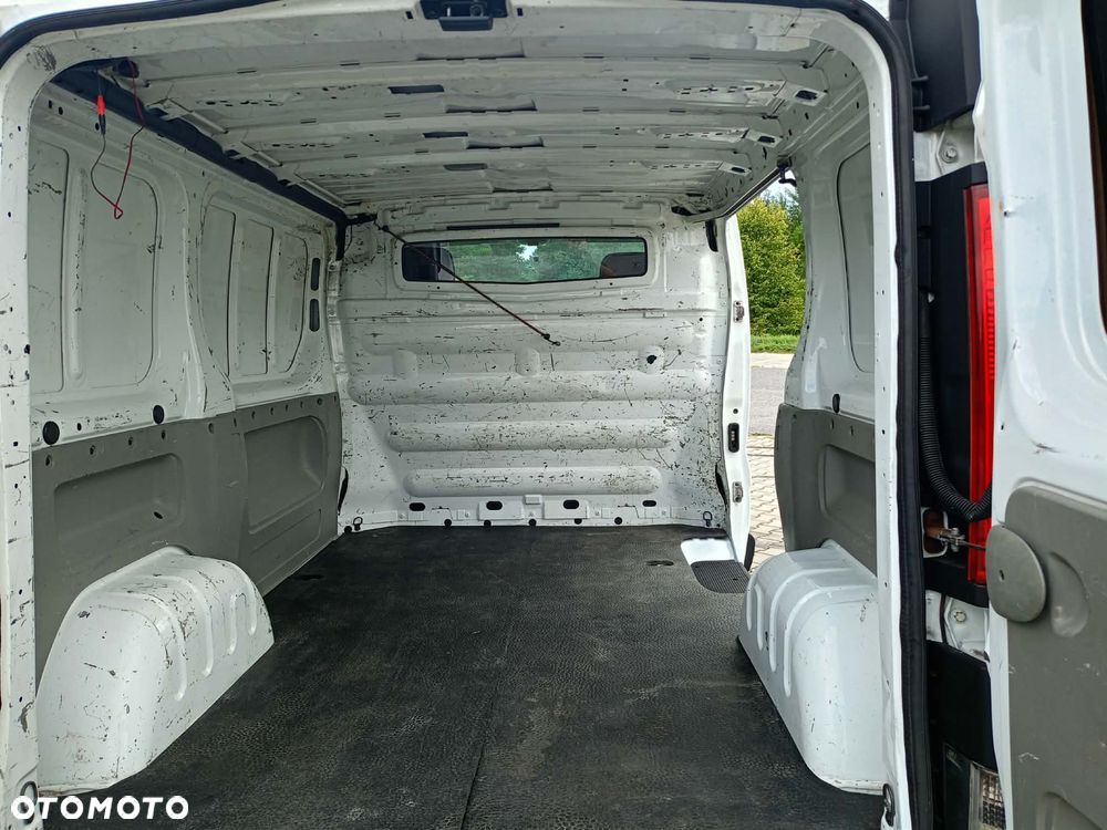 Renault Trafic - 16