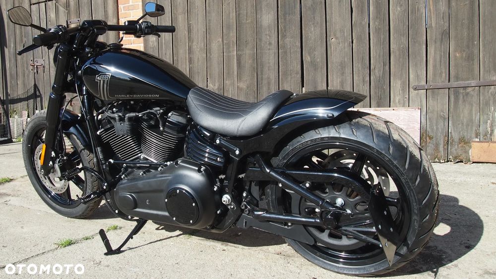 Harley-Davidson Softail Street Bob - 6