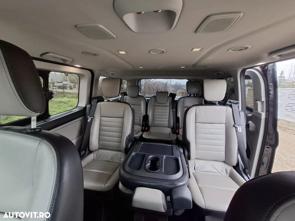 Ford Tourneo Custom Bus 320 2.0 EcoBlue 170 CP L2H1 Active Aut. - 13