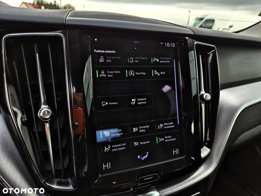 Volvo XC 60 B4 D AWD Geartronic Momentum Pro - 34