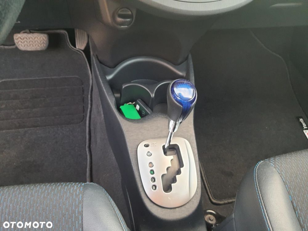 Toyota Yaris - 15