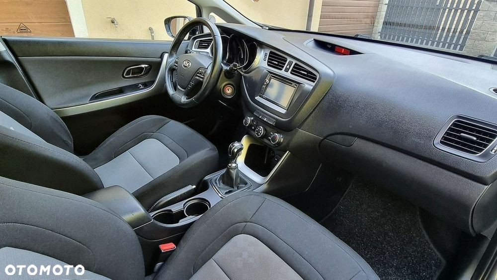 Kia Ceed - 13
