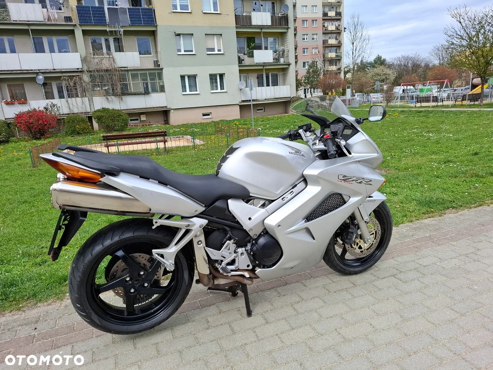 Honda VFR - 15