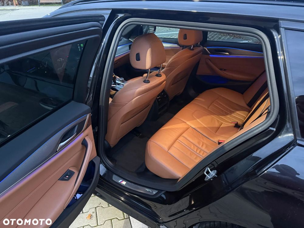 BMW Seria 5 520d M Sport - 11