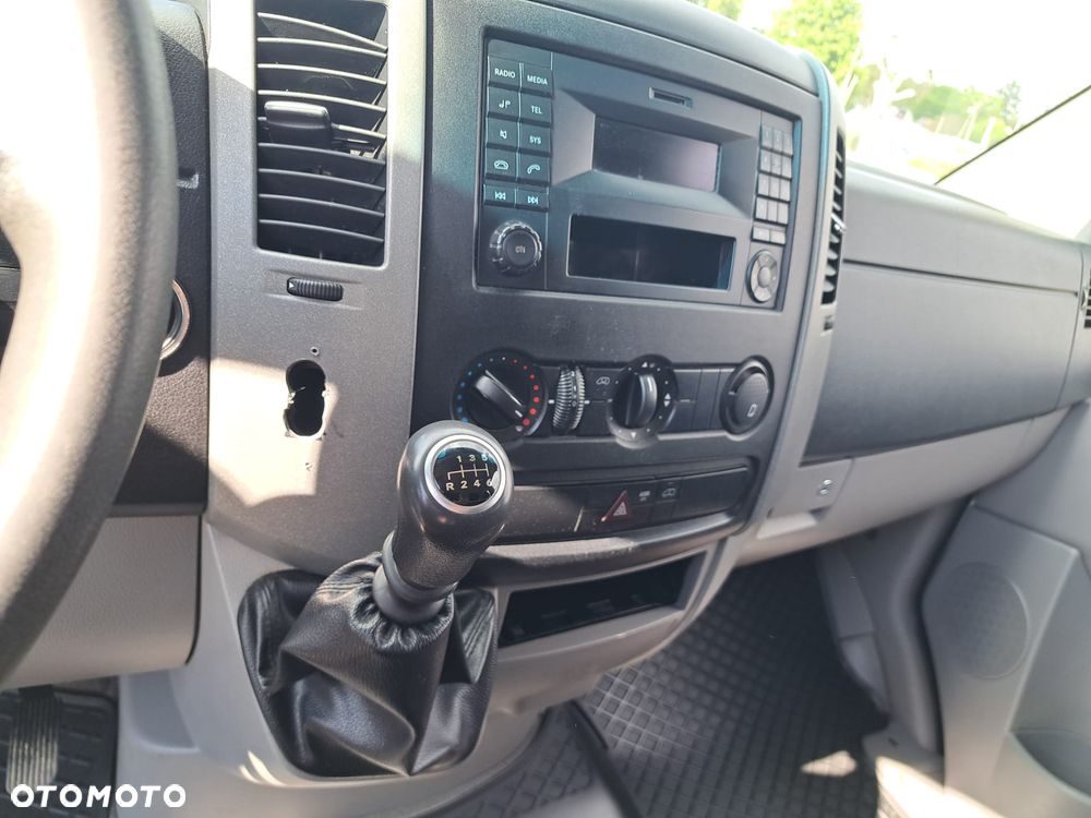 Mercedes-Benz Sprinter - 19