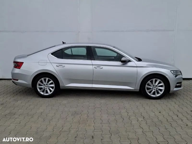 Skoda Superb 2.0 TDI DSG Ambition - 34