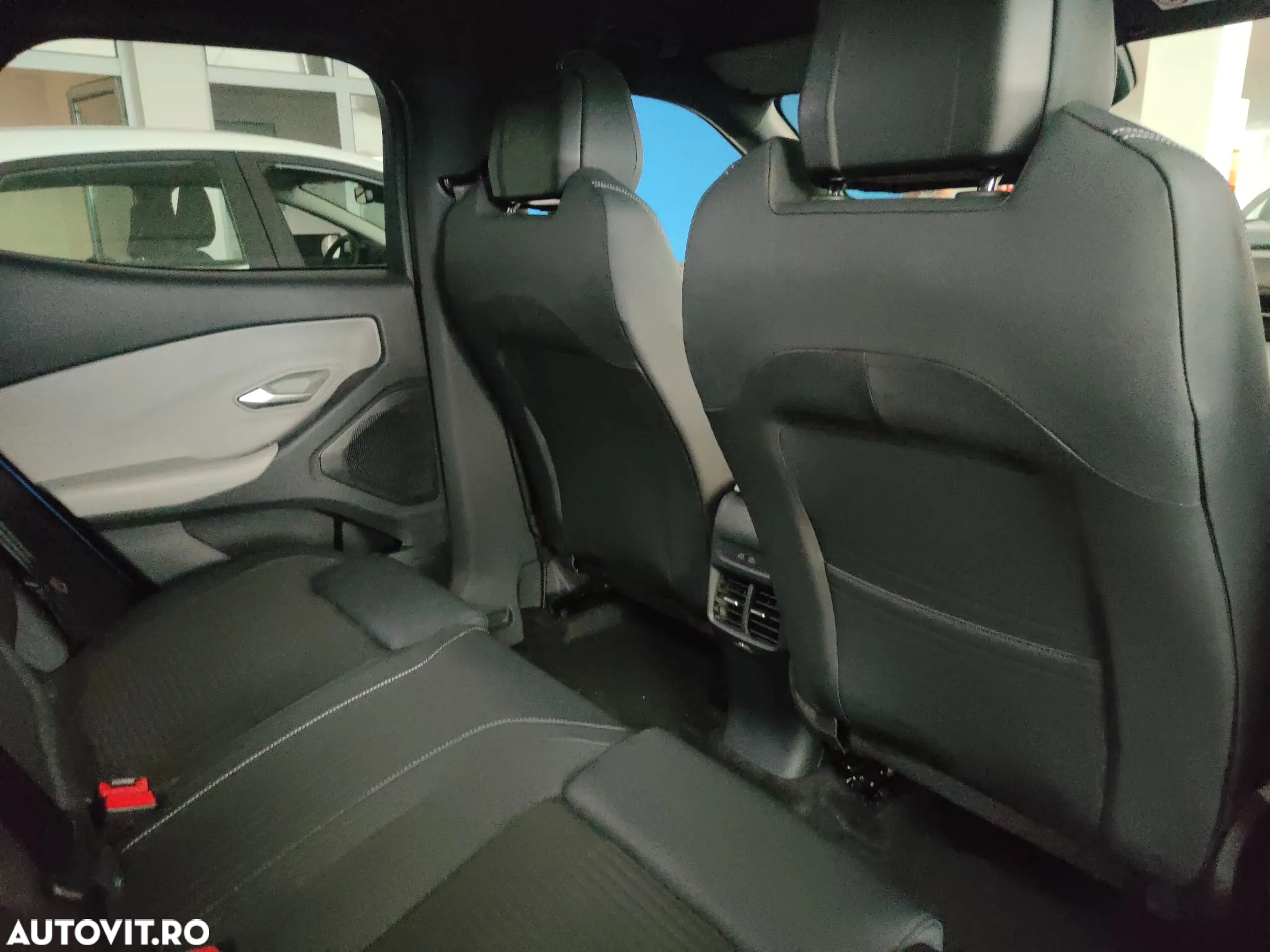 Ford Explorer RWD 77 kWh Extended Range Premium - 14