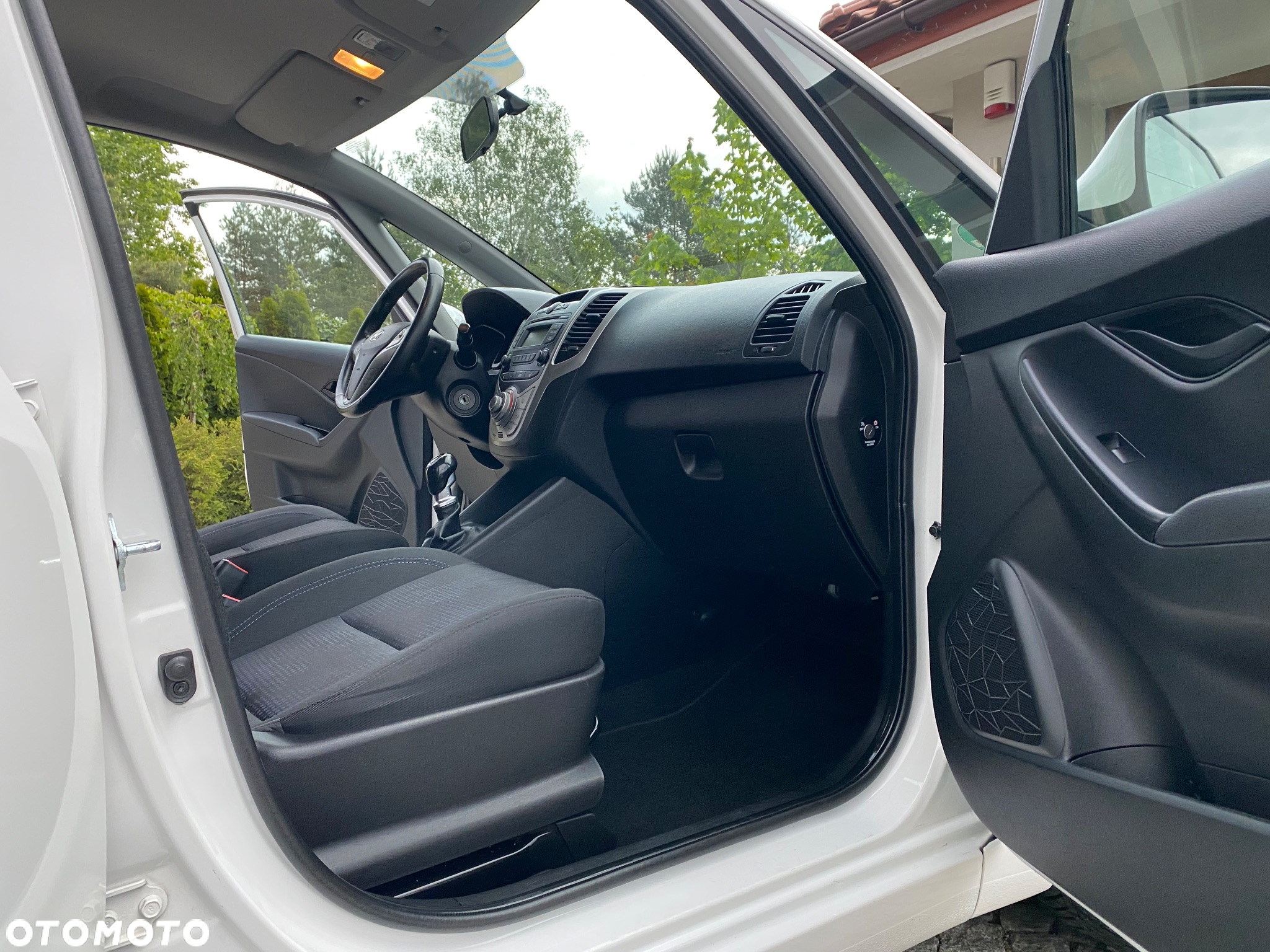 Hyundai ix20 1.4 Premium blue - 37