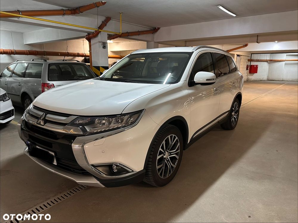Mitsubishi Outlander 2.0 Instyle + 4WD CVT - 3