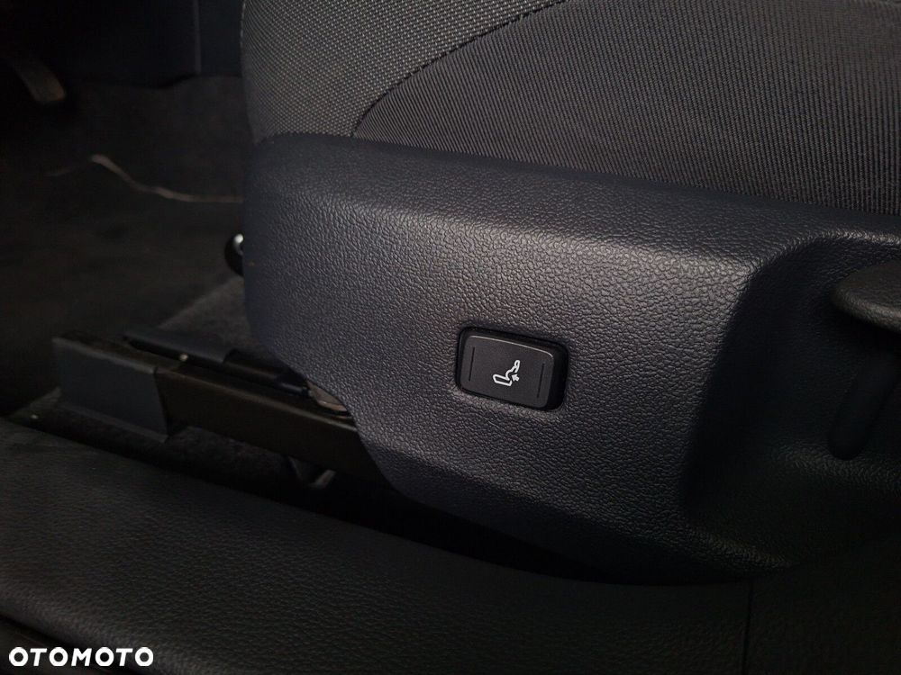 Toyota Corolla 1.8 Hybrid Comfort - 22